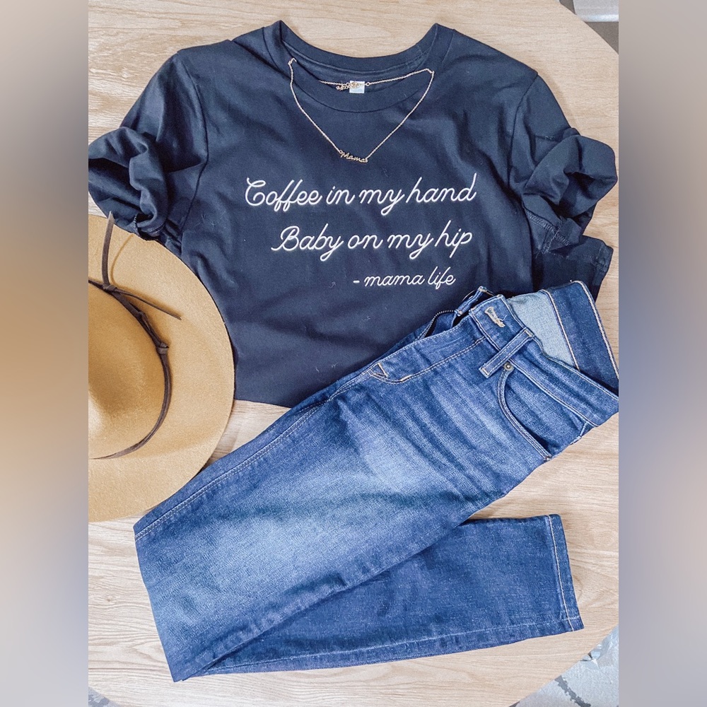 Mama Life graphic t-shirt